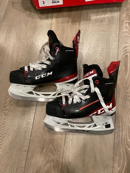 Black/White 2021 CCM JetSpeed XTRA PLUS Hockey Skates Regular Width Size 3 (Used)