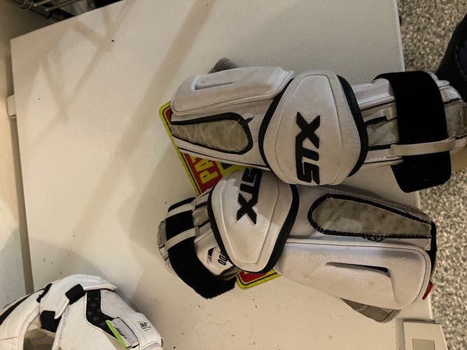 Medium Adult STX Stallion 500 Arm Pads (Used)