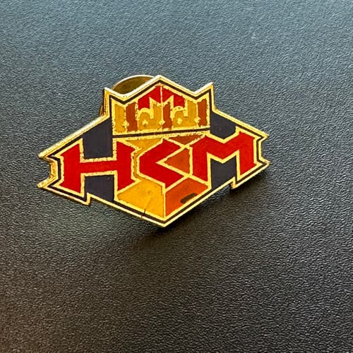 * RARE * BRAND NEW: HKM Zvolen HC Hockey Pin - Slovakia