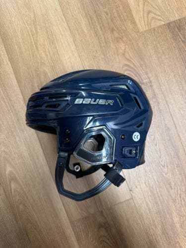 Medium Bauer Re-Akt 150 Helmet (Used)