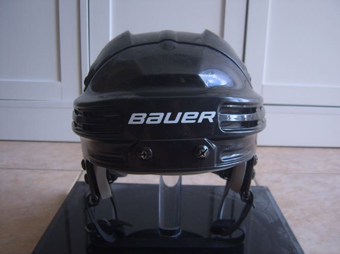 Free Shipping - Great Condition Bauer BHH3500 Hockey Helmet sz Senior Medium Black