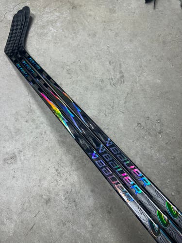 3 PACK 77 Flex Custom P28 Senior Bauer Flylite Right Hand Hockey Stick NHL Pro Stock (New)