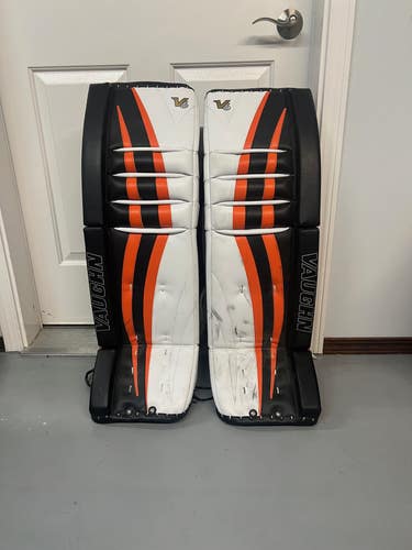 36" 2014 Vaughn Velocity V6 1000 Goalie Leg Pads (Used)