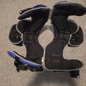 Medium Youth Riddell Pursuit Shoulder Pads (Used)