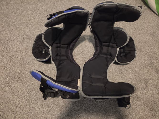 Medium Youth Riddell Pursuit Shoulder Pads (Used)