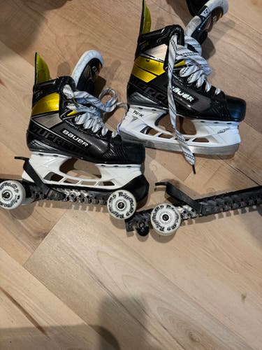 Bauer Supreme 3S Junior Hockey Skates Size 2.5 (Used)