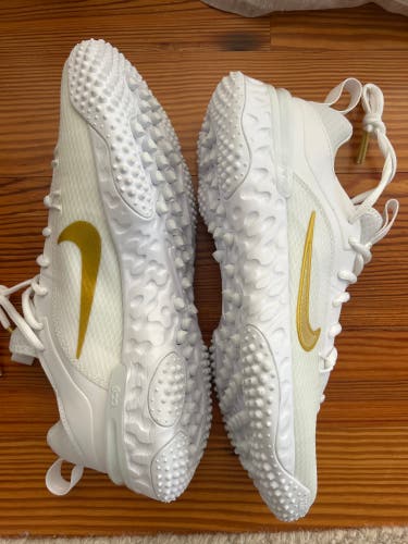 Unisex Size M 9.0 (W 10.0) Adult Nike Huarache Turf Cleats (New)