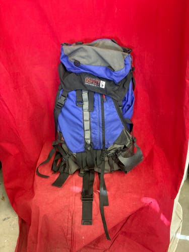 Backpack: Blue Adult Unisex Osprey Backpack (Used)