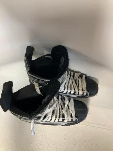 Used Ccm Vector 05 Senior Hockey Skate Senior 9.5 11823-s000039632