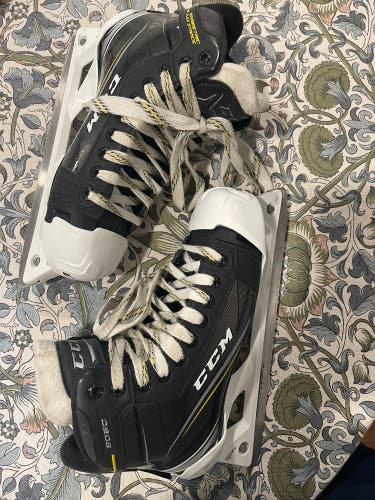 CCM Tacks Classic 9060 Hockey Skates Regular Width 7.5 (Used)