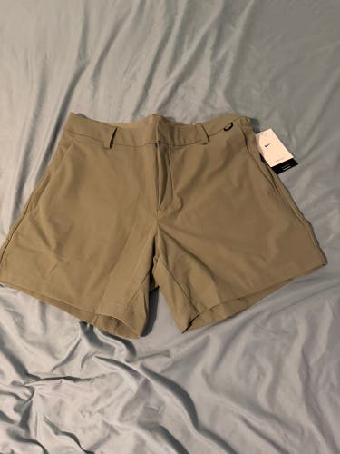 Nike 24.7 Golf Shorts Medium (new)