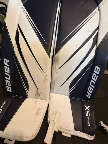 USED ONCE 32" Bauer Vapor X5 Pro Goalie Leg Pads (navy)