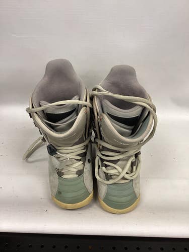 Used Burton Freestyle Senior 5 Women's Snowboard Boots 11851-s000020921