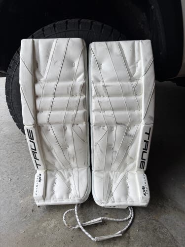 32+2" True Catalyst 9X3 Pro Goalie Leg Pads (Used)