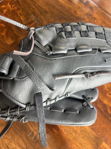 Nike Pro Gold RH Outfield Baseball Glove 12" (New)