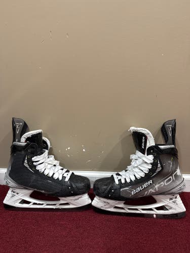 Bauer Vapor Hyperlite 2 Hockey Skates Regular Width Pro Stock 11 Item #PSBB11