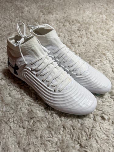 Unisex Size M 8.0 (W 9.0) Adult Under Armour Cleats (New)