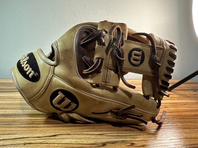 Wilson A2000 RH Baseball Glove 11.5" (Used)