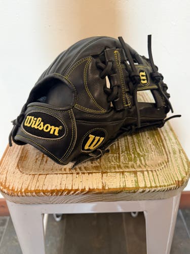 Wilson A2000 1781 Infield Baseball Glove 12.25” *RHT*