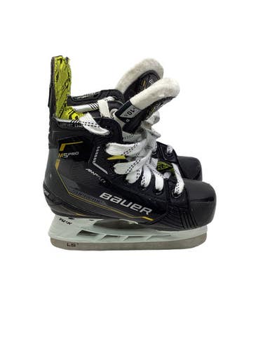 Used Bauer M5 Pro Youth Hockey Skate Black Youth 10.5 11347-s000270504