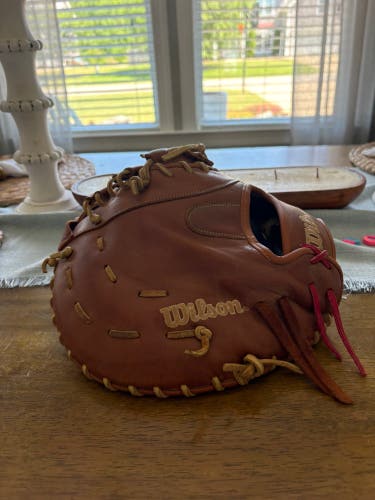 2025 Wilson A1000 RH First Base Baseball Glove 12.5" (Used)