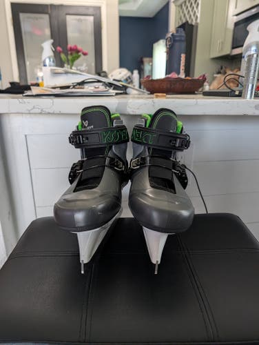 Bauer Konekt Hockey Goalie Skates Regular Width Size 3 (Used)