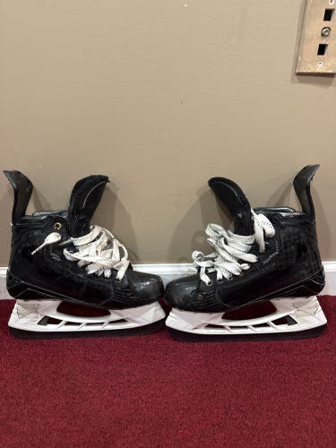 Bauer Supreme Mach Hockey Skates Regular Width 7.5 Item #STC75