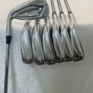 Men's 2019 Mizuno JPX 919 Hot Metal Left Hand Iron Set regular Flex (Used)