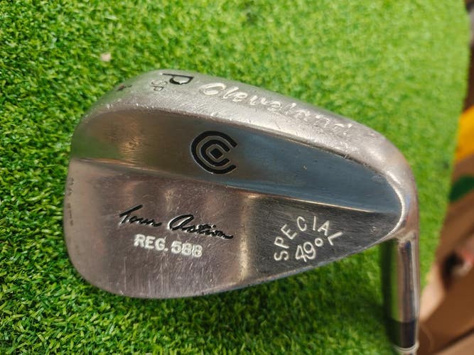 Cleveland REG 588 Pitching Wedge PW 49 Degree Special 49 A