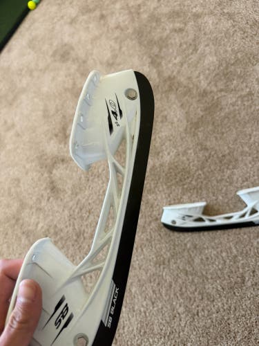 Hockey Skates Black SB Blades and Tuuk