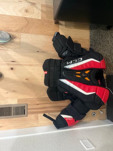 Medium CCM EFlex 6 Goalie Chest Protector (Used)