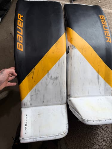 Large Bauer Vapor Hyperlite 2 Goalie Leg Pads (Used)