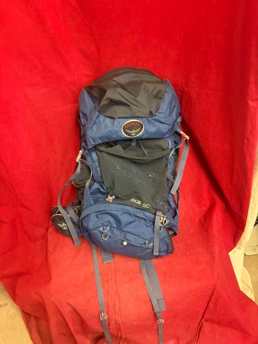 Backpack: Blue Adult Unisex Osprey Backpack (Used)