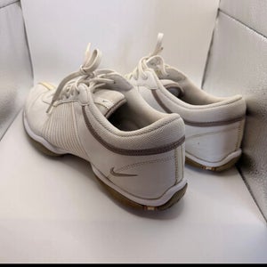 Women's Size M 7.0 (W 8.0) Nike Delight 2 Golf Shoes (Used)