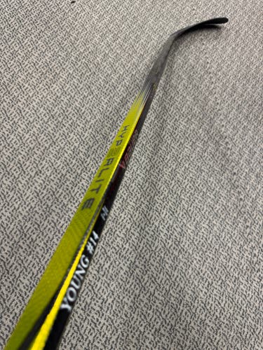 Senior Bauer Vapor Hyperlite 2 Left Hand Hockey Stick P28 87 Flex Pro Stock (New)