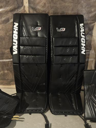 32" 2025 Vaughn VX1 Goalie Leg Pads (New)