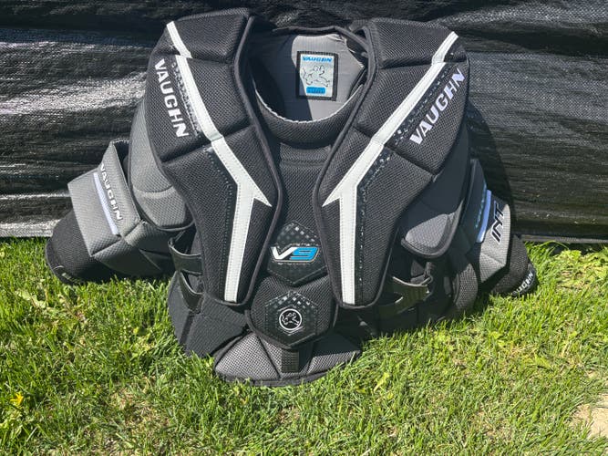 Large/Extra Large Vaughn Velocity V9 Goalie Chest Protector (New)