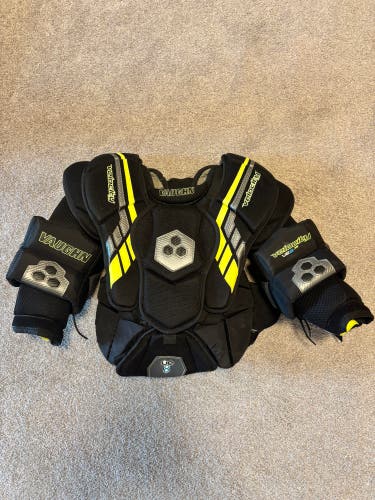 Medium Vaughn Velocity VE8 Junior Goalie Chest Protector (Used)