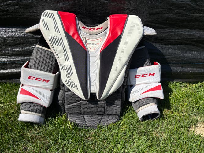 Large CCM EFlex 5.9 Goalie Chest Protector (Used)