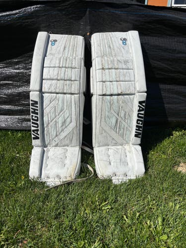 31+2" Vaughn Velocity V8 Goalie Leg Pads (Used)