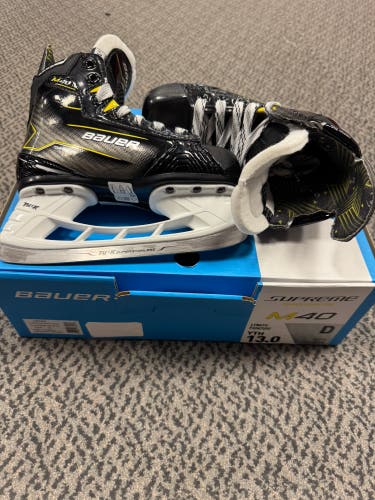 Bauer Supreme M40 Hockey Skates Regular Width 13 (New)
