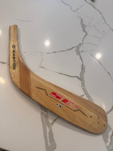 Easton SE16 Right Handed Stick Blade (New)
