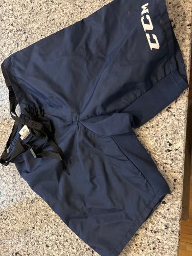 Junior Medium CCM HP20 Hockey Pants (Used)