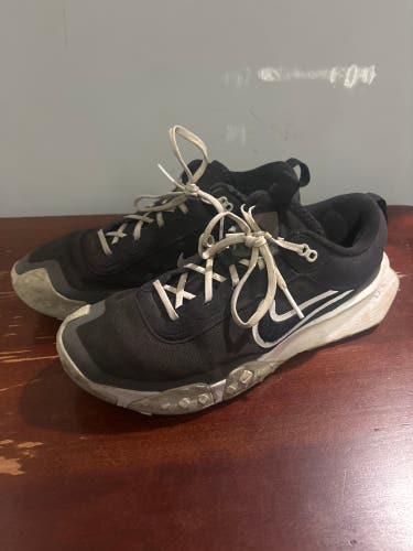 Unisex Size M 11.0 (W 12.0) Adult Nike Shoes (Used)