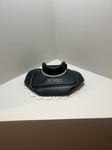 Kova goalie neck guard intermediate (Used)