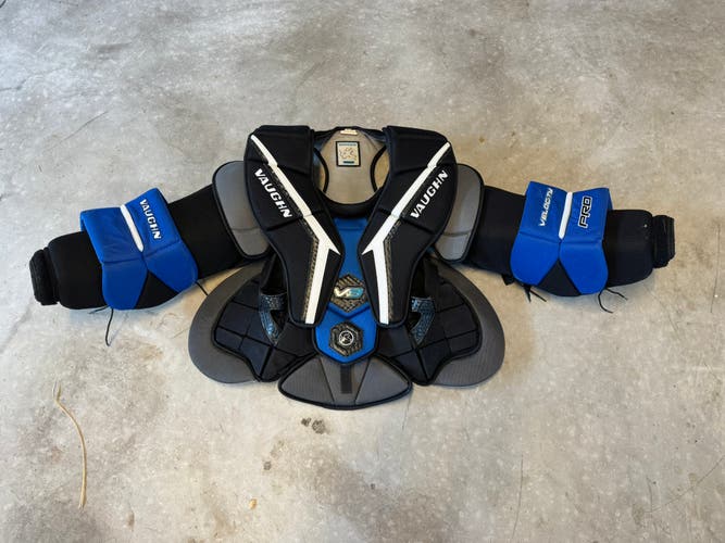 Medium Vaughn Velocity V9 Goalie Chest Protector (Used)