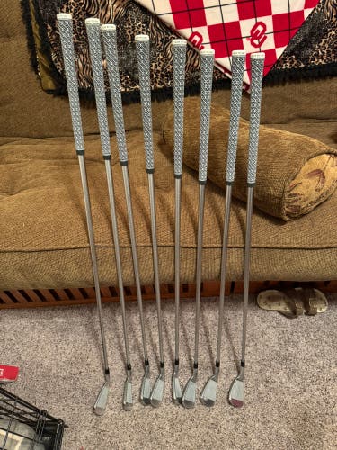 Men's 2025 Srixon ZXiR Right Handed Clubs (Full Set) Stiff Flex 8 Pieces (Used)