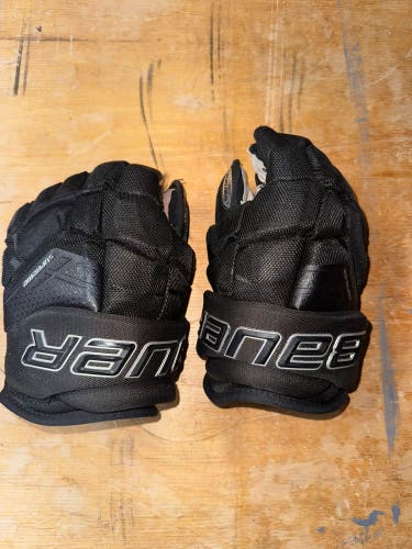 Bauer Supreme Ultrasonic Gloves 12" (Used)