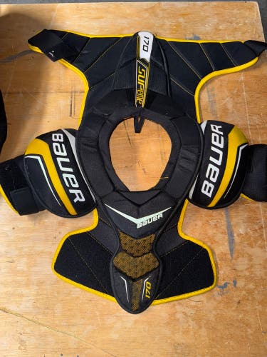 Men's Large Junior Bauer Supreme 170 Shoulder Pads (Used)