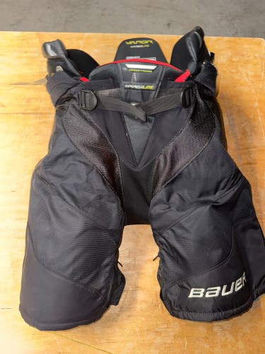 Men's Intermediate Medium Bauer Vapor Hyperlite Hockey Pants (Used)